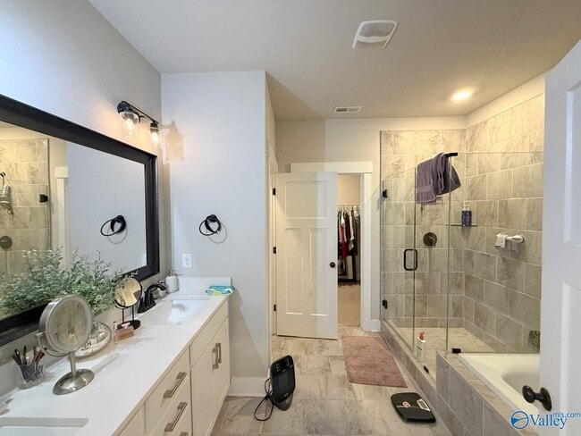 Building Photo - 445 Legend Oak Way SW