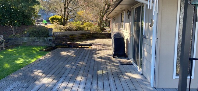 Building Photo - Clinton Dr