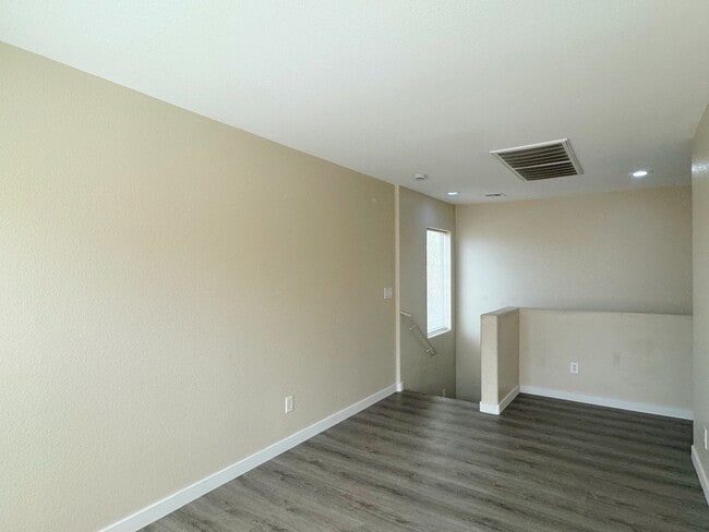 Building Photo - 8305 Golden Amber St