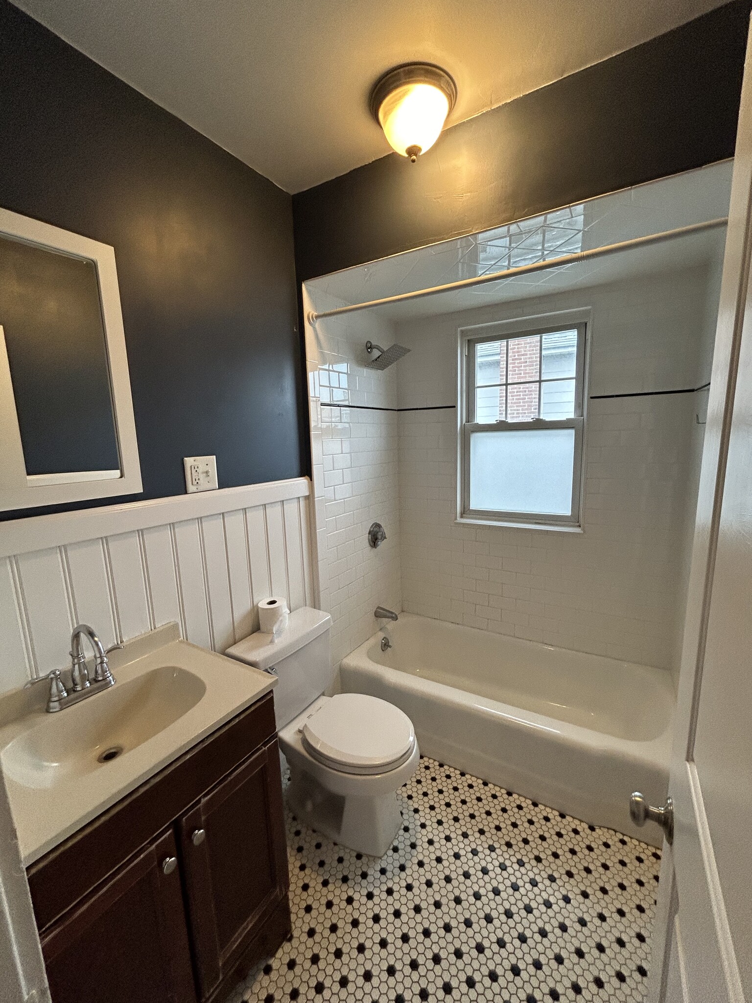 Bathroom - 83 Congreve St