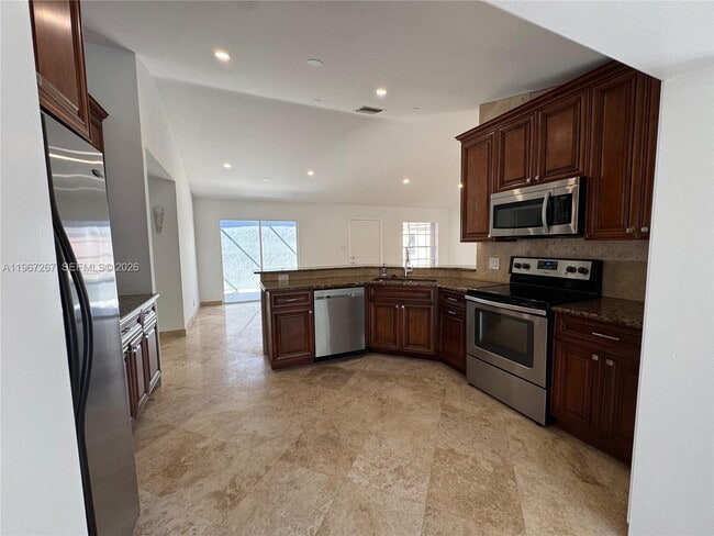 Building Photo - 332 NW 47th Ave