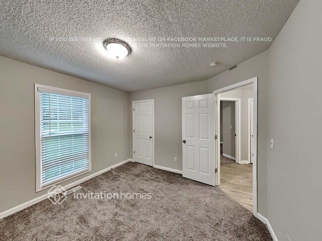 Building Photo - 2686 Candler Dr