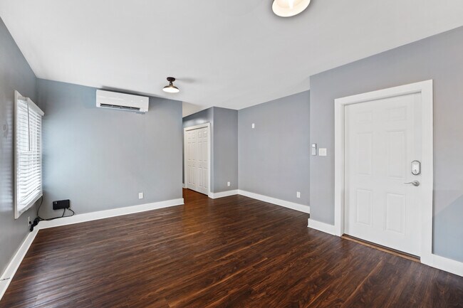 Living room - 217 E State St