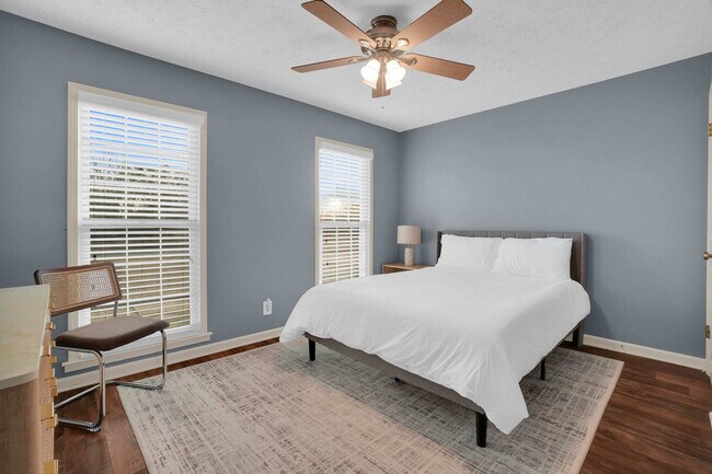 Building Photo - 6509 Enfield Mews