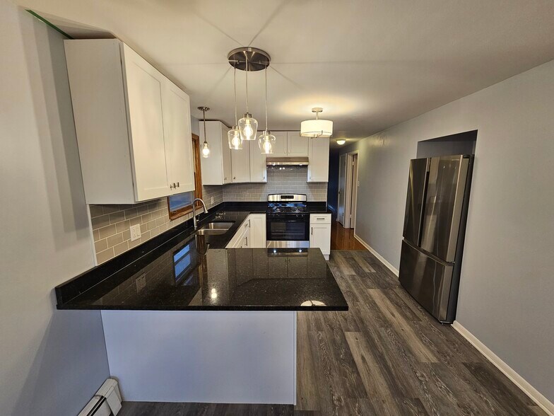 Building Photo - 4640 South Avers Avenue