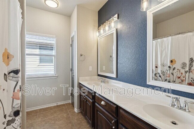 Building Photo - 1416 Elkford Ln