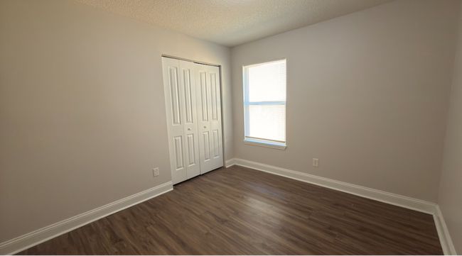 Building Photo - 2160 Schumacher Ave