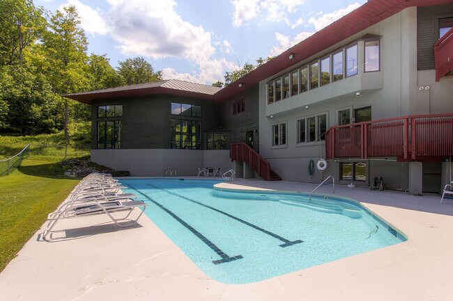 Building Photo - 180 W Glade Rd