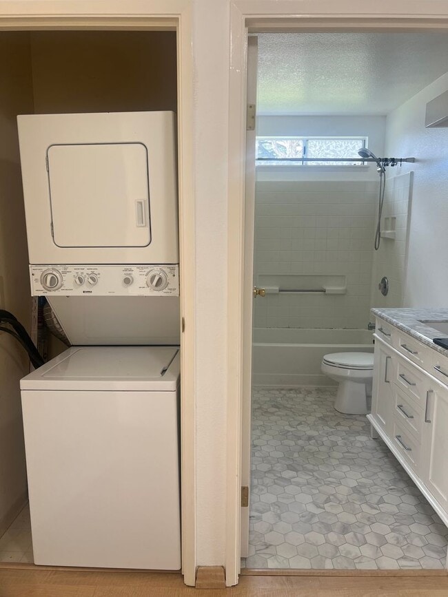 Building Photo - 1 Bed 1 Bath 2 Parking in Mililani