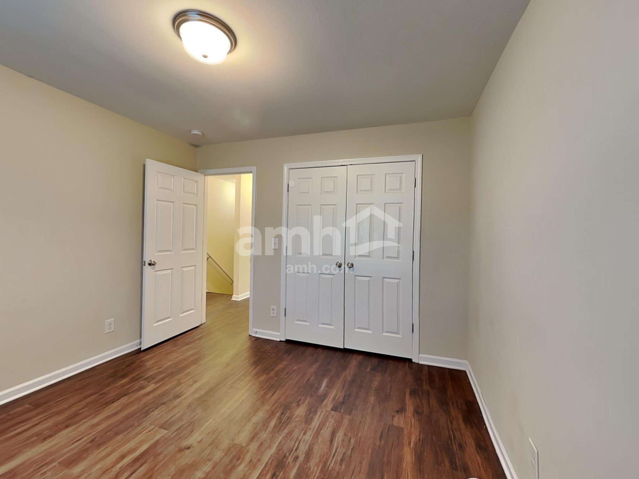 Building Photo - 107 Oak Knoll Dr