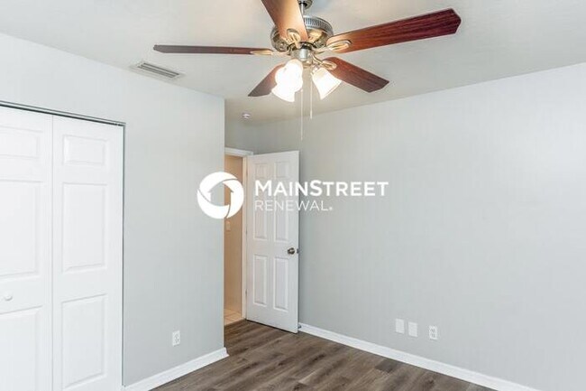 Building Photo - 3 Bedroom Pet-Friendly Home in SARASOTA, FL with Main Street Renewal