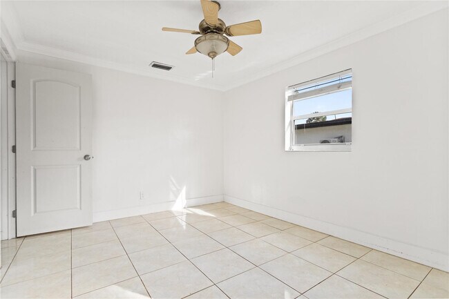 Building Photo - 4184 SW 49th Ct