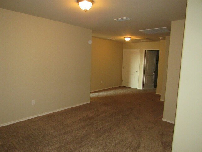 Building Photo - 6106 Eusebio Dr