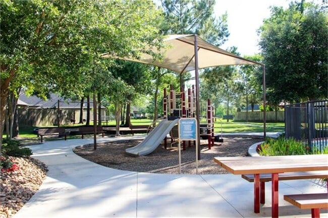 Building Photo - 18531 Duke Lake Dr