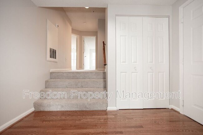 Building Photo - 279 S Pickett St
