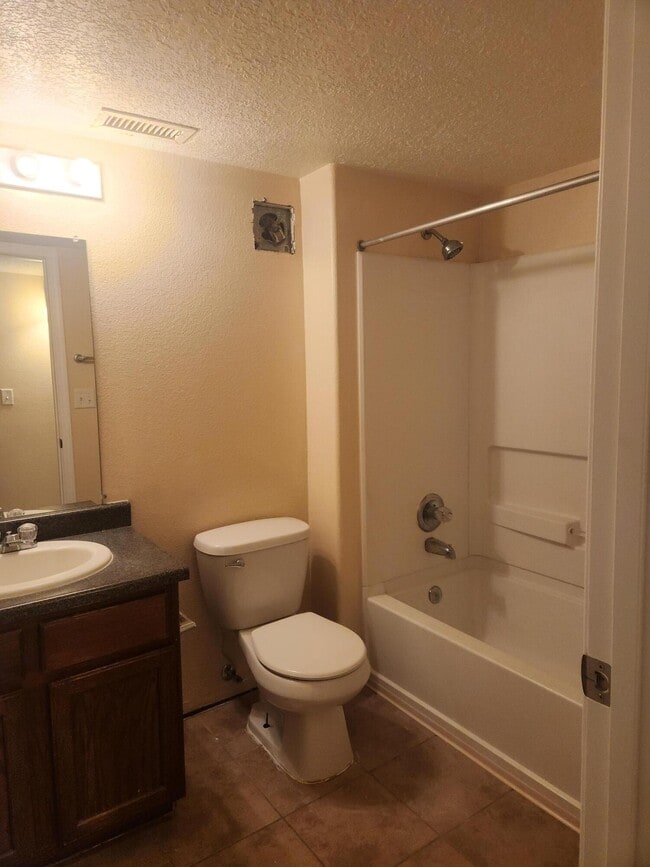 Building Photo - 6548 Ancients Rd NW