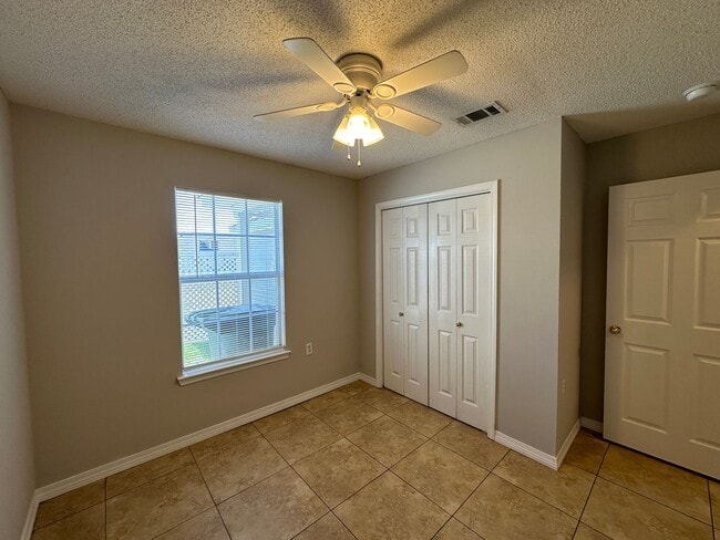 Building Photo - 2 bedroom 2 bath cottage home for rent in Hampton Lakes!