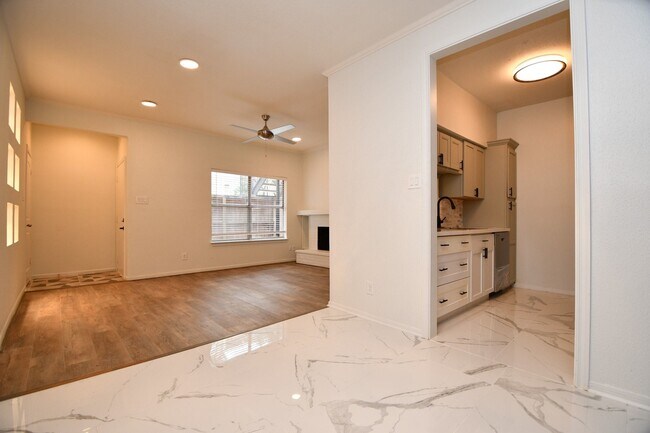 Building Photo - 720 Bering Dr