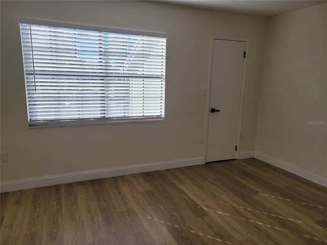 Building Photo - 1236 Dovehill Dr