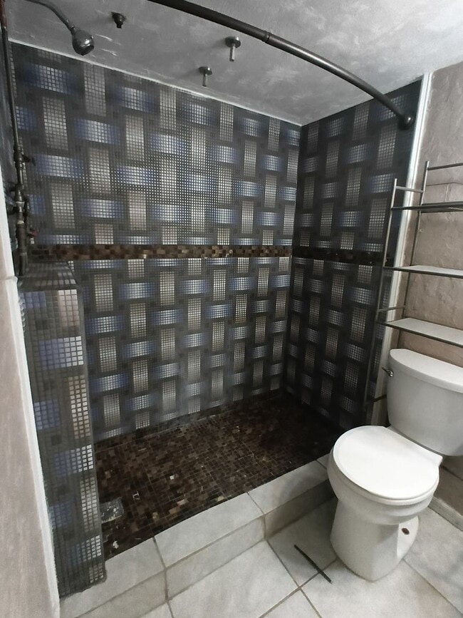 Building Photo - HOLIDAY SPECIAL-One Month FREE with 12 Month Lease!