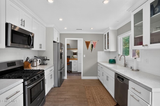 Building Photo - 25031 Adelanto Dr