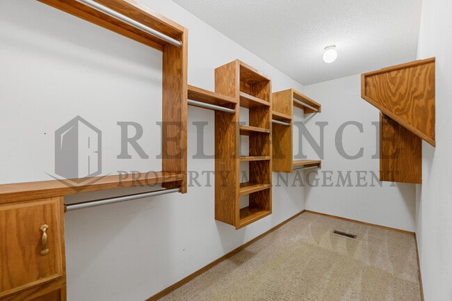 Building Photo - 2406 S Cooper St