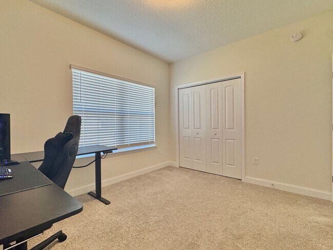 Building Photo - MOVE-IN READY! (Pet Friendly)