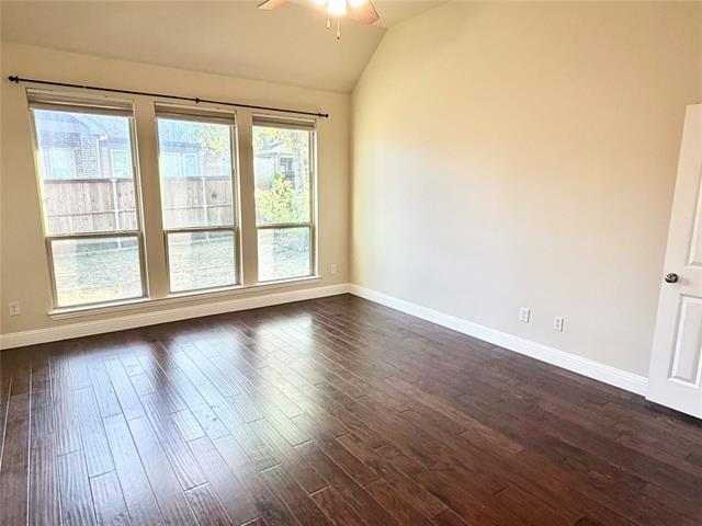 Building Photo - 1500 Grove Dr