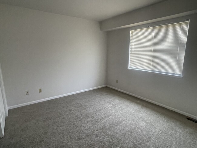 Building Photo - 1007 Cuerto Ln