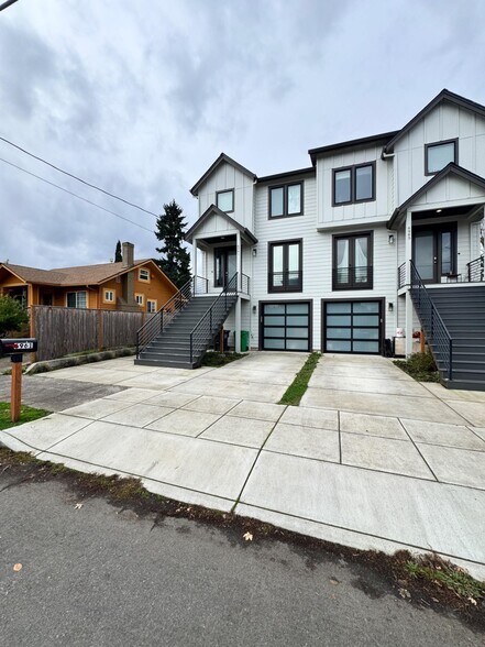 Building Photo - Modern University Park apartment by UP & Cathedral Park