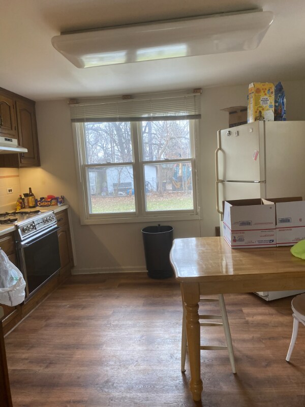 Building Photo - 42370 N Park Ln W