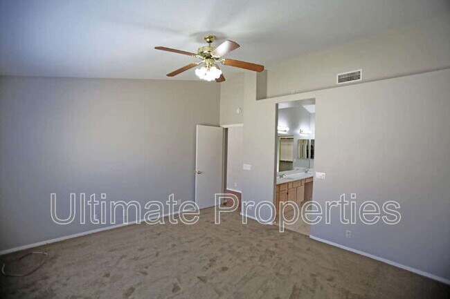 Building Photo - 7816 W Ocotillo Rd
