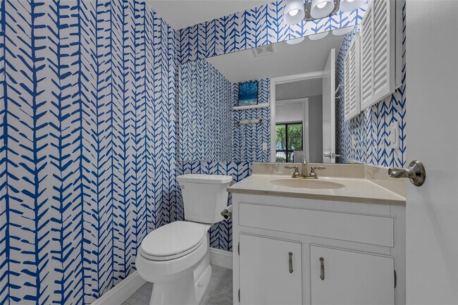 Building Photo - 2900 NE 14th Street Causeway