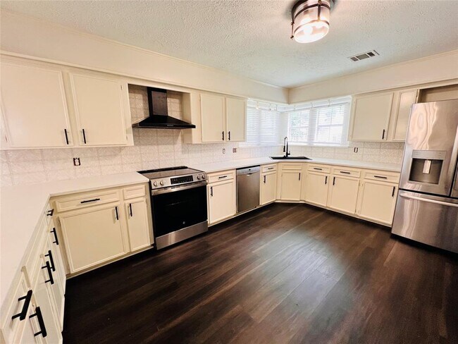 Building Photo - 5707 Arenas Timbers Dr