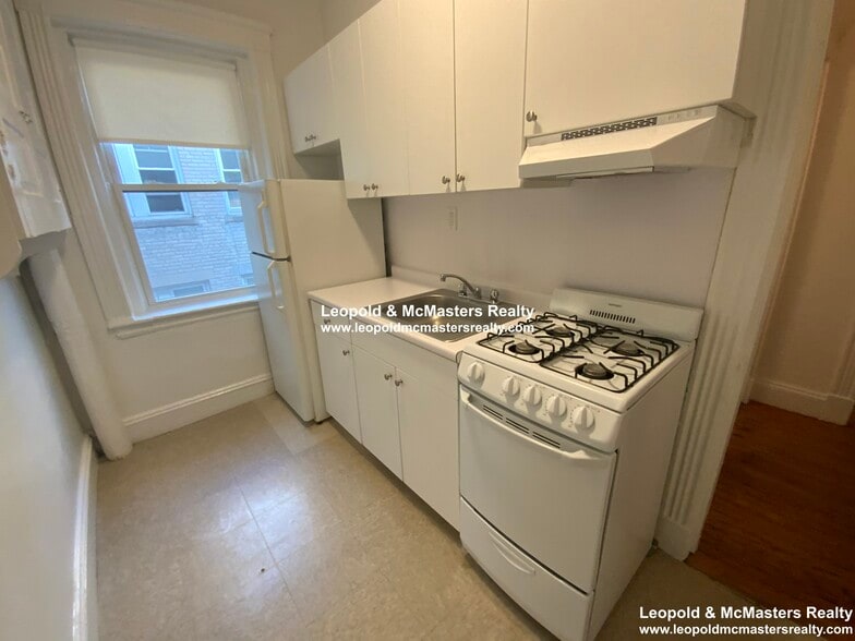 Building Photo - 34 Brainerd Rd