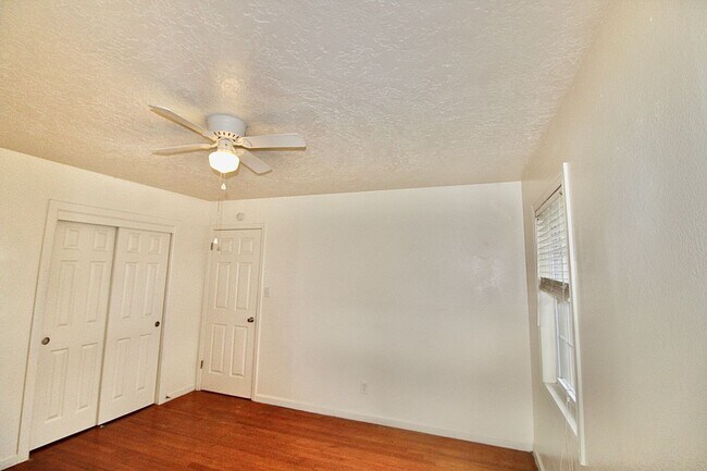 Building Photo - 2000 Alameda St