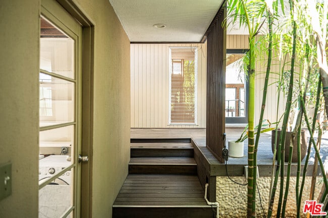 Building Photo - 8895 Appian Way