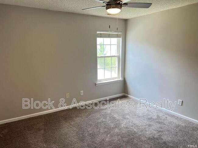 Building Photo - 5013 Marathon Ln