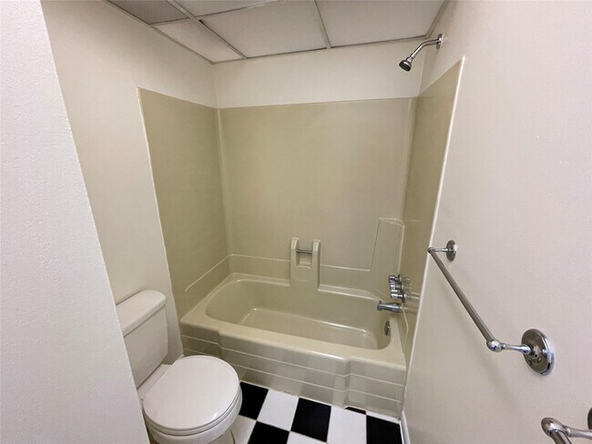 Building Photo - 2800 NW 56th Ave