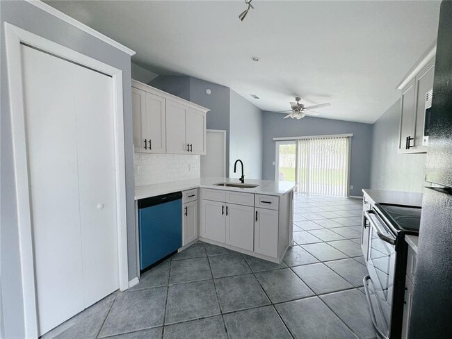 Building Photo - 2815 Burwood Ave