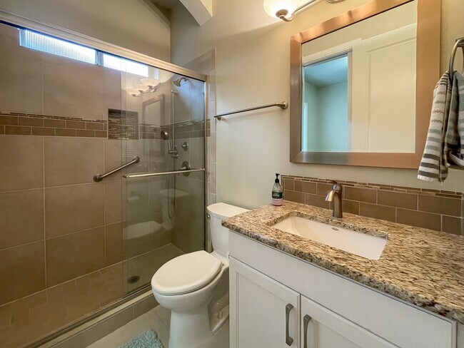 Building Photo - 307 E Grove Creek Ln