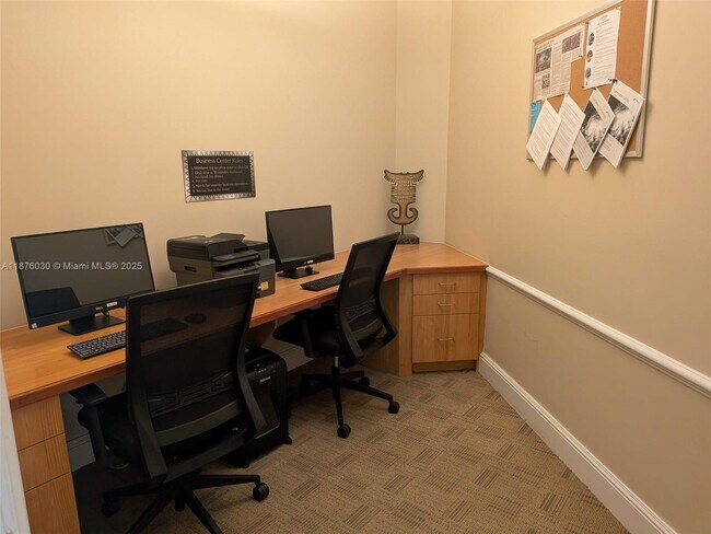 Building Photo - 403 S Sapodilla Ave