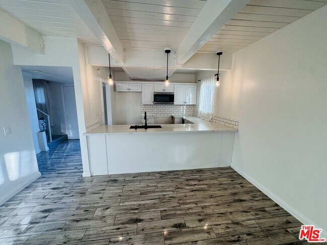 Building Photo - 43609 Stanridge Ave