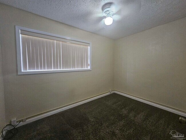 Building Photo - 203 Topaz Ave