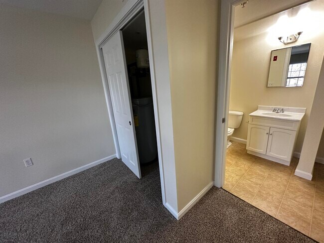 Building Photo - 100 Sentinel Court