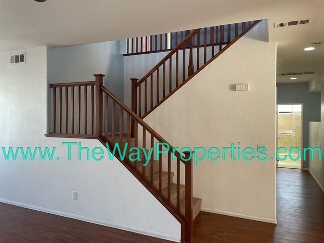 Building Photo - 15058 Zircon Dr
