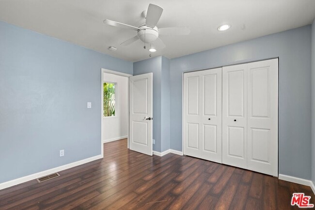 Building Photo - 2320 Belleglade Ave