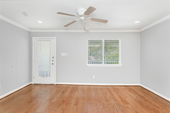 Building Photo - 4931 Junius St