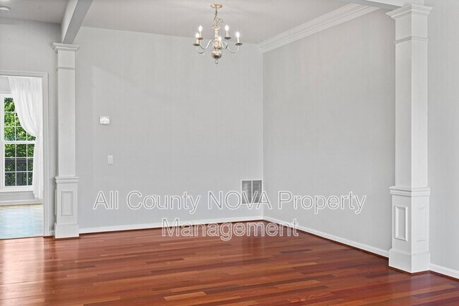 Building Photo - 22707 High Haven Terrace