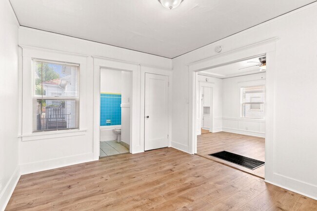 Building Photo - Charming San Leandro Cottage with Modern U...
